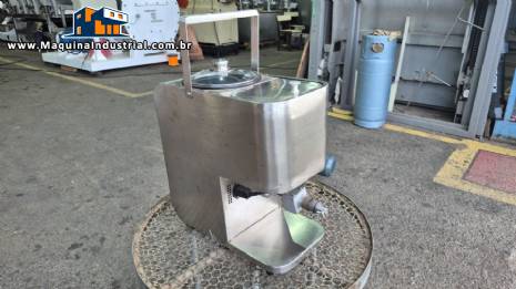 Prensa extratora de �leos vegetais de bancada semiautom�tica at� 18 kg por hora