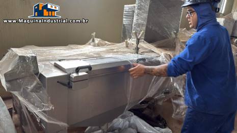 Processadora autom�tica de moela 7.000 unidades hora Usinox ano 2020